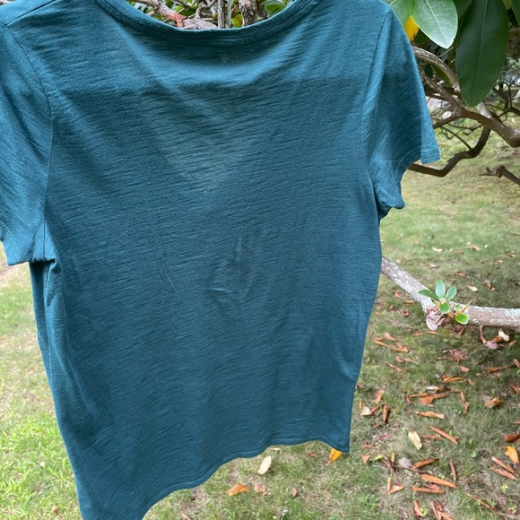 Hunter green cotton v neck shirt size L - Picture 2 of 2